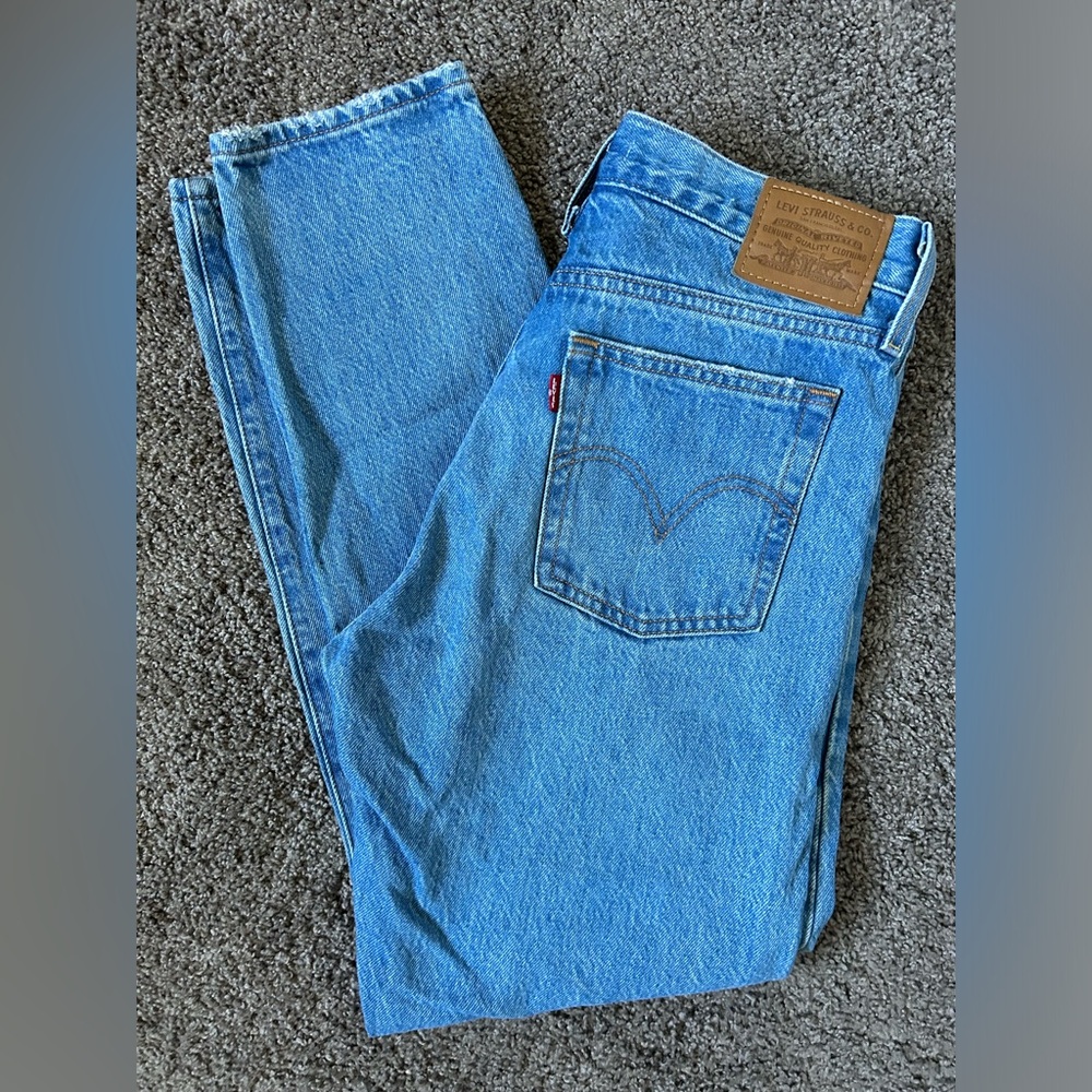 Levis Wedgie Jean